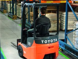 Wózek Toyota Tonero wygrywa w testach