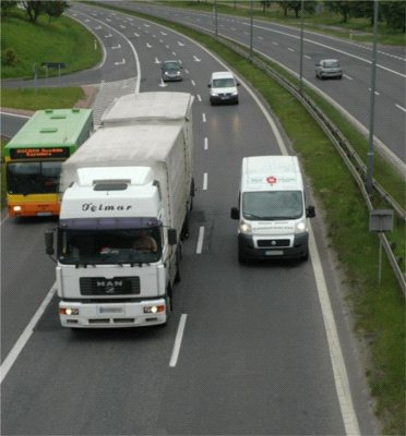 Kontrowersje wokół „cwaniackiego” zachowania na drodze