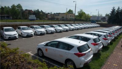 Najlepsi handlowcy Orange w Toyotach Auris Hybrid