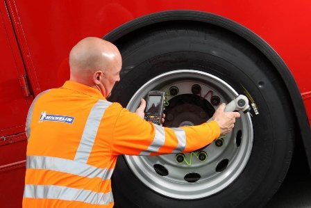 Michelin upowszechnia patent „komunikujących się” opon