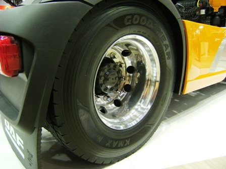 Pojazdy ciężarowe DAF wyjadą z fabryki na oponach Goodyear