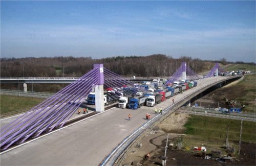 60 ciężarówek sprawdziło most w Mszanie [Zobacz zdjęcia]