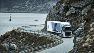 Volvo FH i FH16 w specjalnej edycji Volvo Ocean Race [Zobacz zdjęcia]