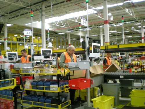 Centra logistyczne Amazon w Polsce ustanawiają europejski rekord wysyłanych przesyłek