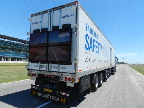 Pierwszy Samsung Safety Truck na drogach
