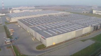 Największy zakład Press Glass rozbudowany