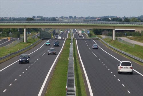 Ruch na polskich drogach wzrósł o 14 procent
