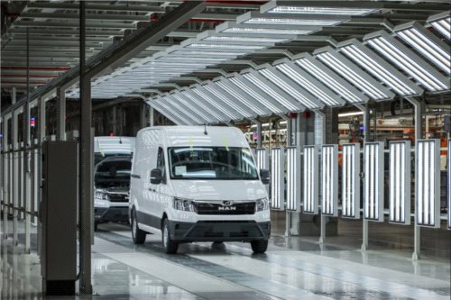 Pierwszy MAN TGE zjechał z linii produkcyjnej we Wrześni