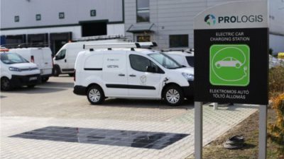 System chodnikowych paneli fotowoltaicznych w Prologis Park Budapest-Harbor