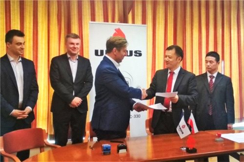 Ursus rusza do Chin