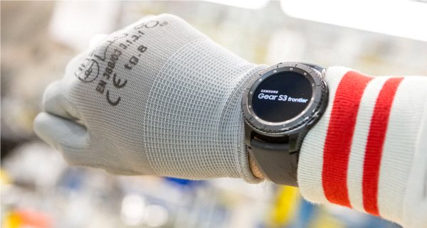 Smartwatch na hali produkcyjnej