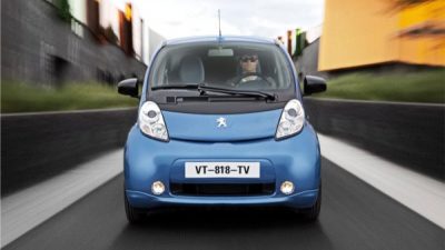 Przyszłość aut elektrycznych w Polsce pod 4 znakami zapytania