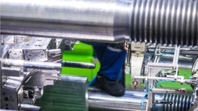 Elektromobilność i obawy producentów części