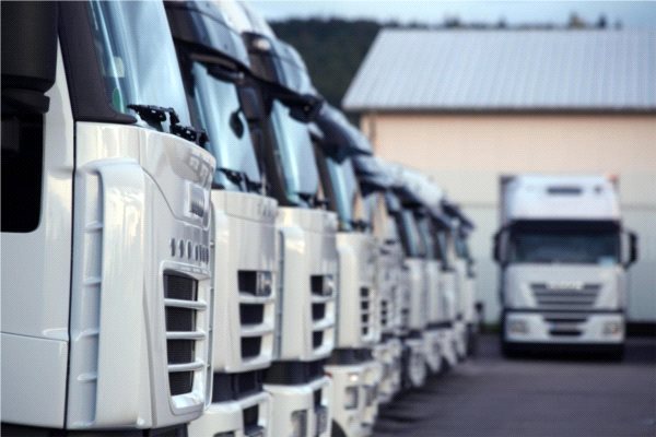 Wprowadź zaawansowane algorytmy do ręcznego planowania transportu