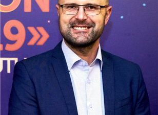 Kontenery morskie płyną z prądem