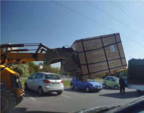 Pekaes wspiera młodych Polaków