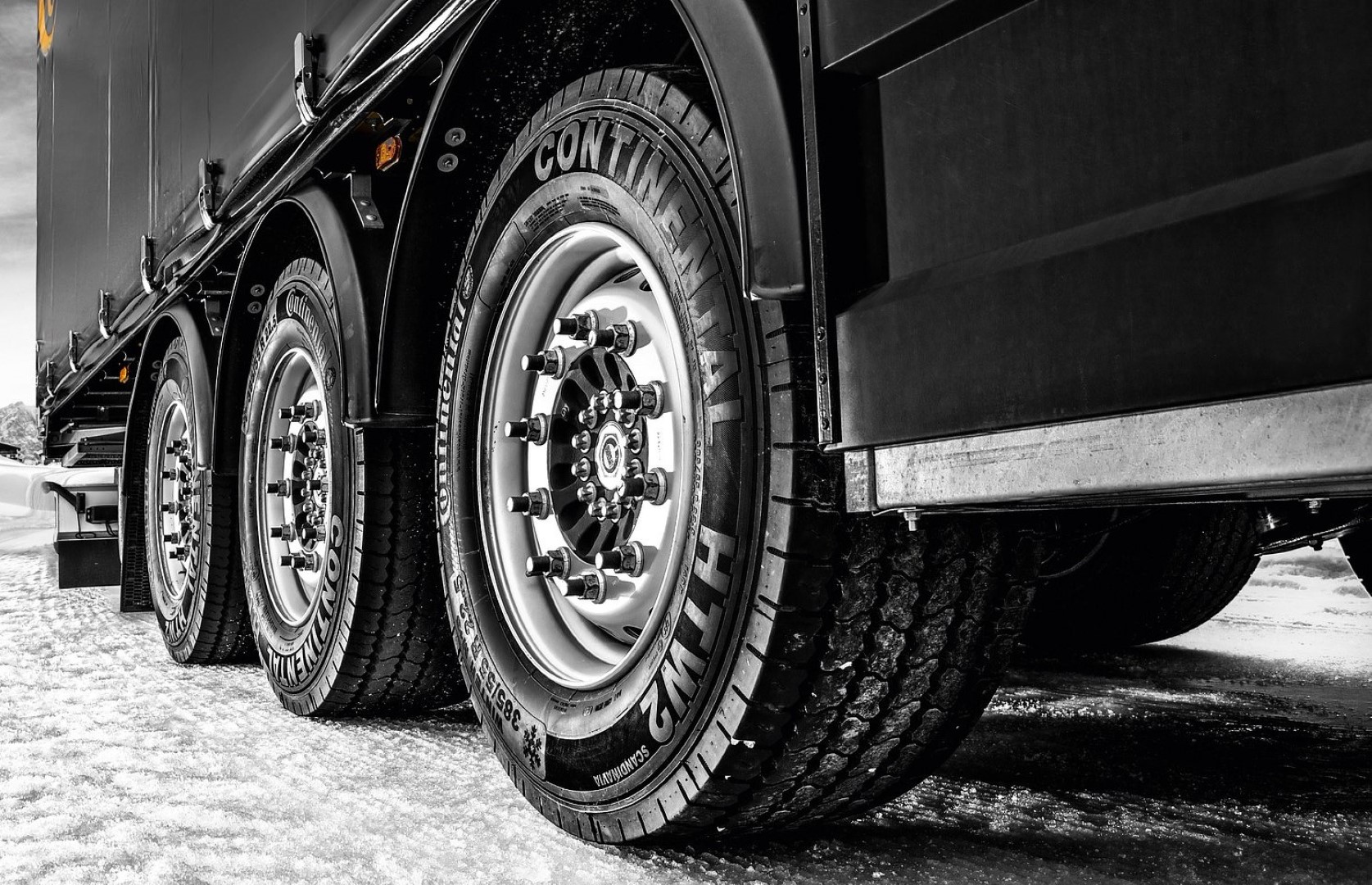 Jak duże są opóźnienia w analizie rentowności zleceń transportowych?