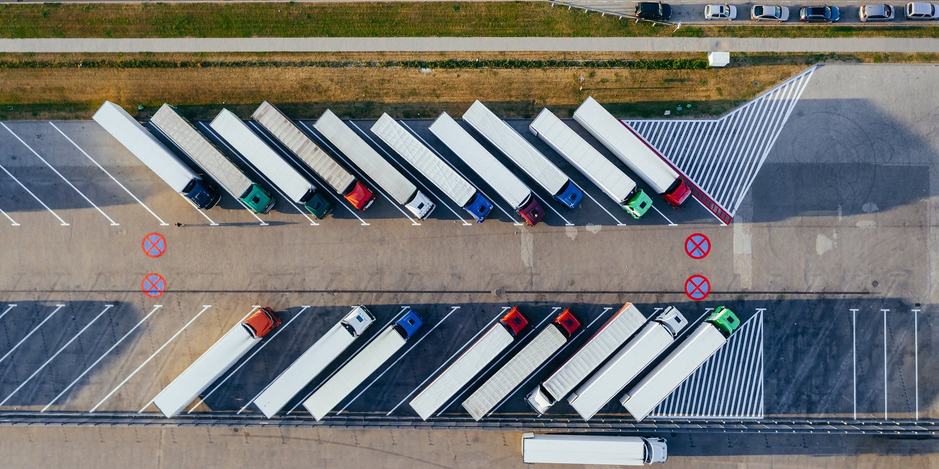 Mniej nowych miejsc pracy w transporcie i logistyce