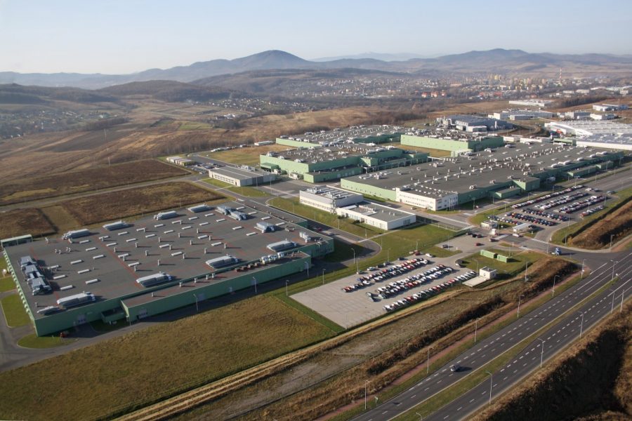 Zakłady Toyoty stają jako kolejne