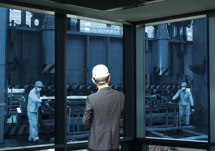 Menedżerowie produkcji na razie z małym ryzykiem utraty pracy