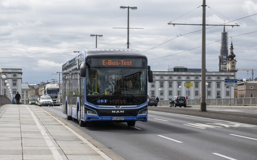 Ruszyła produkcja elektrycznych autobusów MAN-a w Starachowicach