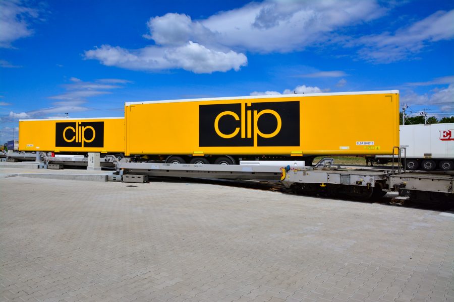 CLIP Group instaluje pierwszy w Polsce Lohr Railway System