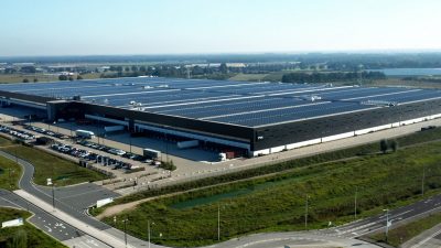 Magazyn PVH i najwydajniejszy dach solarny