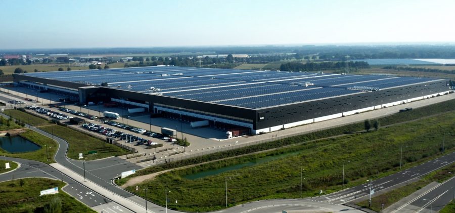 Magazyn PVH i najwydajniejszy dach solarny