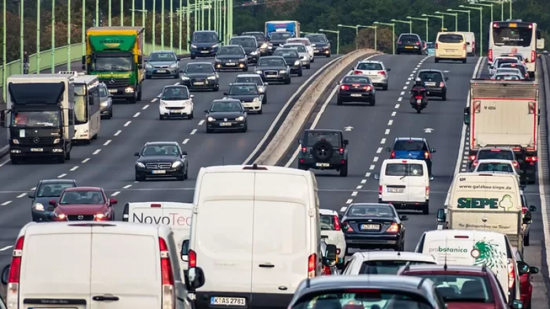 Leasing pojazdów w dół, ale maszyny przyśpieszają
