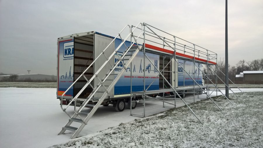 Jak bezpiecznie odśnieżyć TIR-a