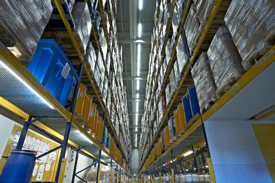 Branża chemiczna – logistyka dla wymagających