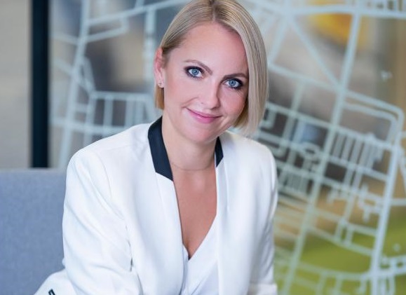 Kobieca strona DHL Supply Chain