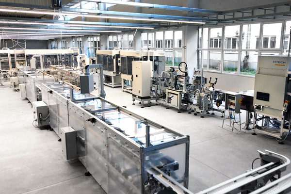 Automatyzacja linii produkcyjnych – jak się do niej przygotować?