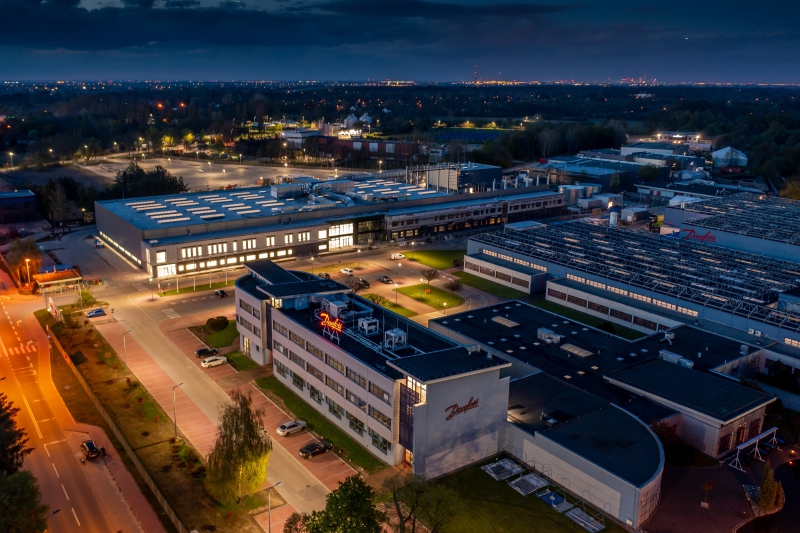 Danfoss świętuje jubileusz rozwijając produkcję