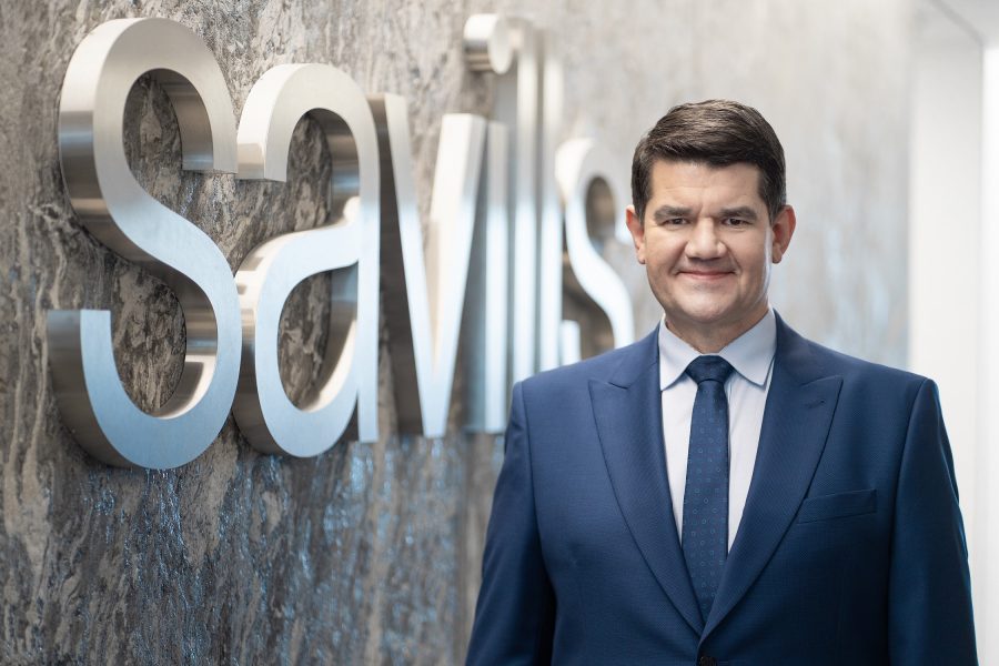 Adam Majchrzak w dziale magazynowym Savills