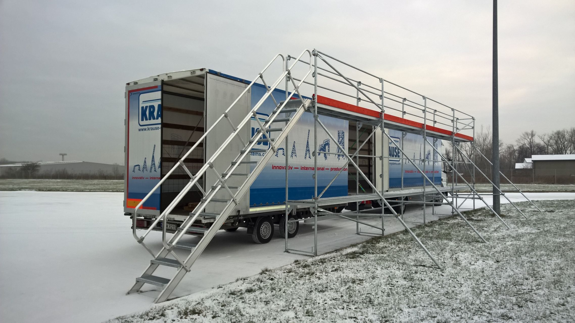 System rusztowań do odśnieżania pojazdów ciężarowych