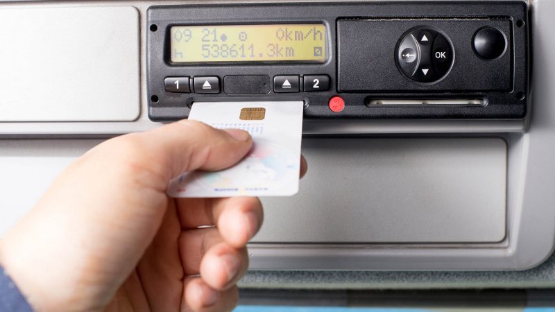 Wymiana tachografów coraz bliżej. Ile firm dokonało już zmiany?