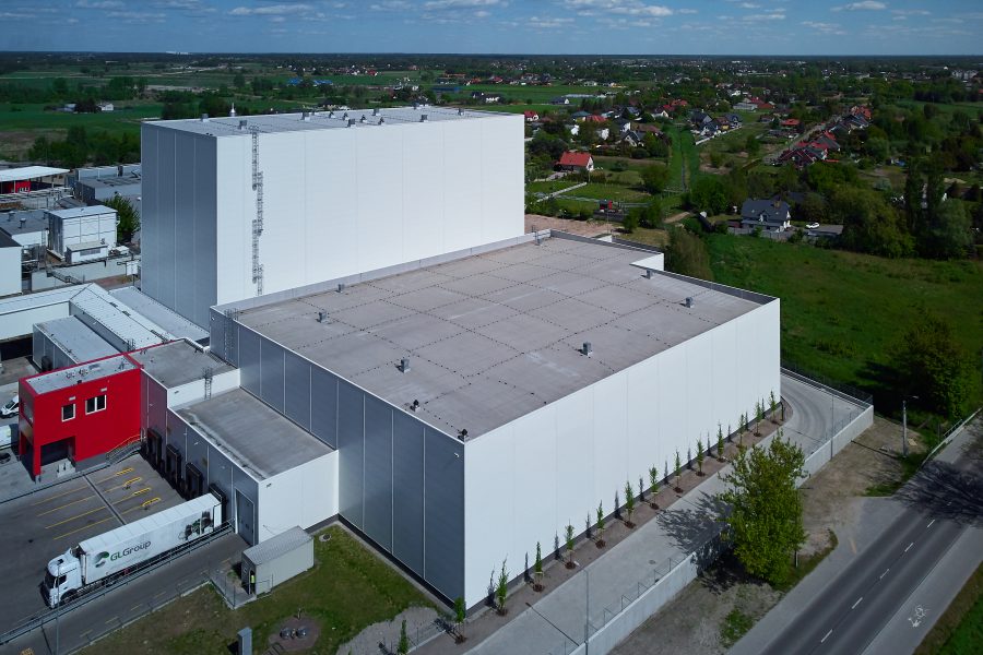 Magazyn na półwiecze Coca-Coli w Polsce