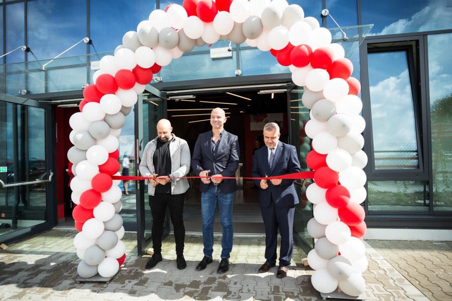 Firma midocean otworzyła centrum logistyczne i nadrukowe