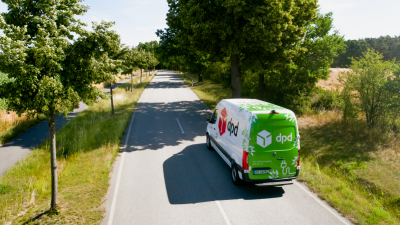 DPD Polska podwoiła liczbę elektrycznych busów dostawczych