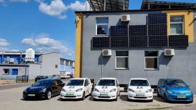 Pojazdy elektryczne Mihiderki podłączone do systemu Webfleet