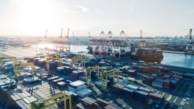 DB SCHENKER i Volvo Cars redukują emisje w transporcie morskim