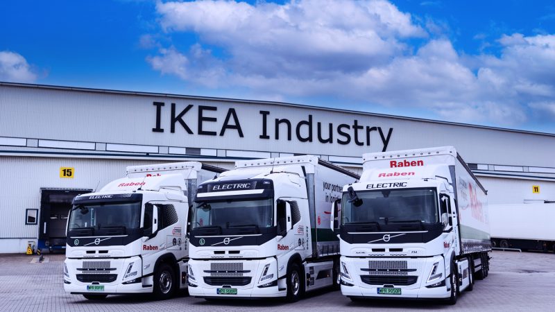 Już trzy elektryki jeżdżą w projekcie Rabena i IKEI