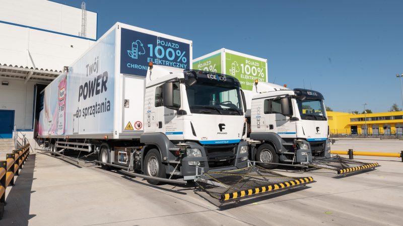 Autonomiczne ciężarówki i automatyczny magazyn w ciechanowskim zakładzie Sofidel