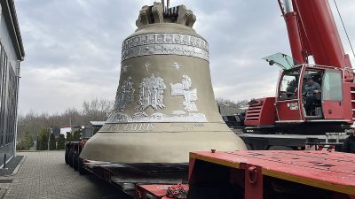 Największy dzwon świata przewieziony z Polski do Brazylii