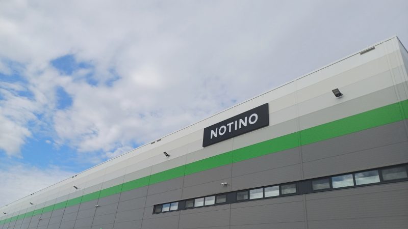 Od kliknięcia do klienta: podróż paczki Notino