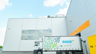 Niskoemisyjny transport profili aluminiowych elektryczną ciężarówką