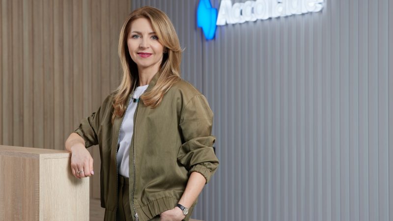 Magazyny znów na czele