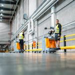 Wózki unoszące z platformą dla operatora STILL EXV-SF w Heineken.