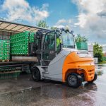 Załadunek ciężarówek Heineken z użyciem czołowego wózka z przeciwwagą STILL RX60-60.